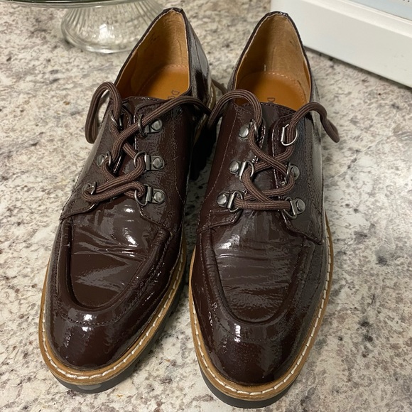 Donald J Pliner evans Oxfords, Dark Brown
Crinkle Patent lace up
Loafers sz 6M - Picture 6 of 15